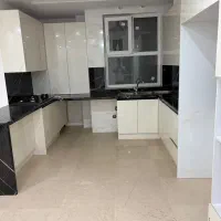 اپارتمان۹۰متری نوساز (پارکینگ و اسانسور وانباری)