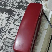 یک عدد تلفن دیواری