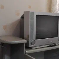 تلویزیون ومیز تلویزیون