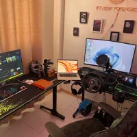 مک بوک پرو 2019 با 4 گیگ گرافیک مجزا i9رم16هارد500