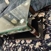 میز دو رنگ شیشه ای سالم بدون خط و خش|مبلمان خانگی و میز عسلی|آبادان, |دیوار