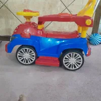 ماشین دسته دار کودک . نو نو اصلا استفاده نشده