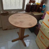 میز گرد  و میز  صفحه شیشه ای