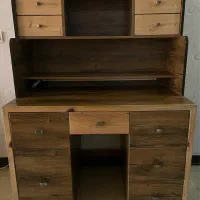 میز تحریر و کتابخانه