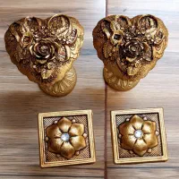 گل میخ پرده