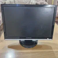 مانیتور سامسونگ با موس و کیبورد