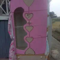 یک عدد کمد بچه دخترانه