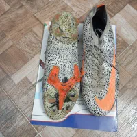 کفش ورزشی|کیف، کفش، کمربند|شیراز, لاله|دیوار