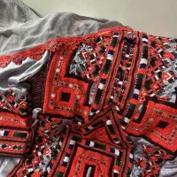 لباس تپه‌ایی دست دوچ