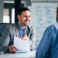 استخدام مشاور در مشاور املاک معتبر و دفتر دو طبقه