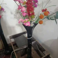 گلدان شیشه ای با شاخه های گل مصنوعی|گل مصنوعی|اهواز, اهواز|دیوار