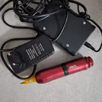 کلیه لوازم میکاپ وشنیون و‌‌‌..