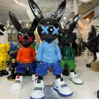 مجسمه کاوز خرگوشی.دکور مغازه کفش