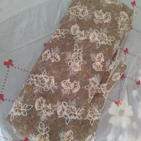 یک قواره پارچه چادری نبریده