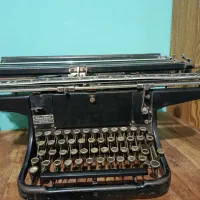 ماشین تایپ آلمانی 1932 میلادی(۱۳۱۰ شمسی)