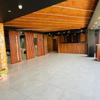 سالن تجاری 220متری بسیار شیک در محدوده کوی حافظ