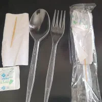 قاشق و چنگال بسته بندی شده