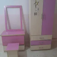 کمد لباس و میز آرایش همراه با صندلی و قاب آینه