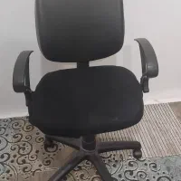 صندلی اداری جک‌دار و چرخ‌دار سالم