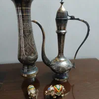 گلدان و گلاب پاش برنجی. چرخ گوشت ناسیونال|کلکسیون اشیاء عتیقه|مشهد, عامل|دیوار