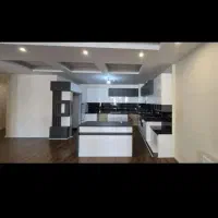 آپارتمان 108 متری// شهرک بهارستان// رو به کوه