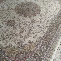 یک جفت فرش ماشینی ۹متری ۷۰۰شانه کاملاً سالم هستند