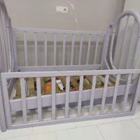 تخت کودک.  عرض 80و طول 130.قیمت 1500
