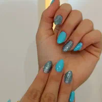 ٪۵۰خدمات کاشت ناخن۵۰٪ترمیم همکار هم انجام میشود