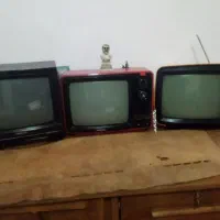 سه دستگاه تلویزیون قدیمی