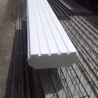 کارگر برای کارگاه ساختمانی تیرچه