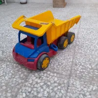 کامیون اسباب بازی