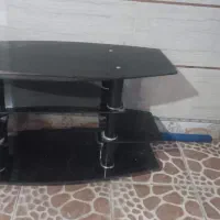 میز تلویزون وتلویزون کوچک 21اینج