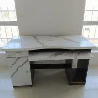 میز تحریر کامپیوتر