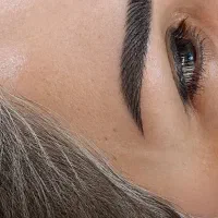 کاشت ناخن و میکروبلیدینگ  آموزش با مدرک