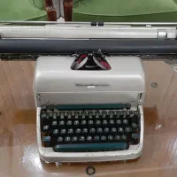 ماشین تایپ امریکایی قدیمی رمینگتون|کلکسیون اشیاء عتیقه|اصفهان, شهرک کاوه|دیوار