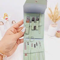 ست مانیکور و پدیکور همراه با کیف چرمی(12تکه)