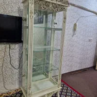 ویترین تمیز و در حد نو