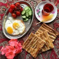 نیروی کار خانم برای صبحانه خوری
