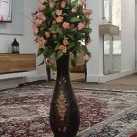 گدان و گل مصنوعی