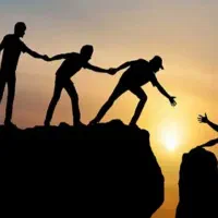 همراهی و کمک به انسان ها