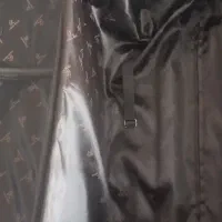 چمدان|کیف، کفش، کمربند|رشت, نخودچر|دیوار