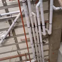 لوله کشی آب و فاضلاب نصب شیر و پمپ رفع نم