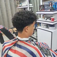 اصلاح مردانه حرفه‌ای باقیمت ویژه(هشتاد هزارتومان)|خدمات آرایشگری و زیبایی|کاشان, میانچال|دیوار