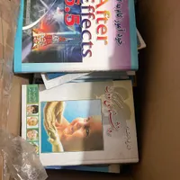 یک کارتن بزرگ کتاب نو