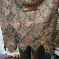 لباس قدیمی قاجار،لباس چرم|کلکسیون اشیاء عتیقه|قرچک, پارک جنگلی|دیوار