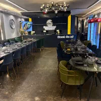 آشپز،سالن کار و ویتر ظرفشور نظافتچی