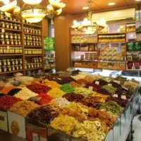 فروشنده خانم