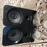 ۲ عدد اسپیکر کوچک با صدای با کیفیت