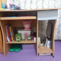 میز کا مپیوتر سالم در حد نو