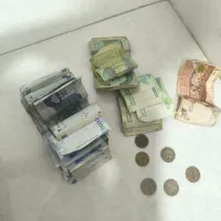 تعدادی پول قدیمی (کلکسیونی)